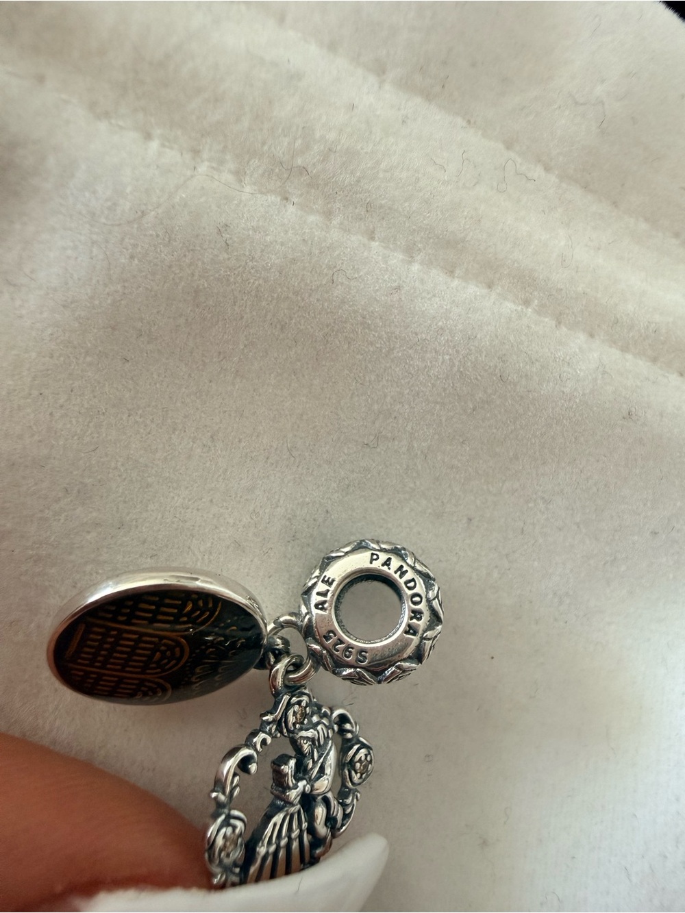 Pandora DISNEY BEAUTY AND THE BEAST BELLE AND BEAST DANGLE CHARM - Picture 4 of 7
